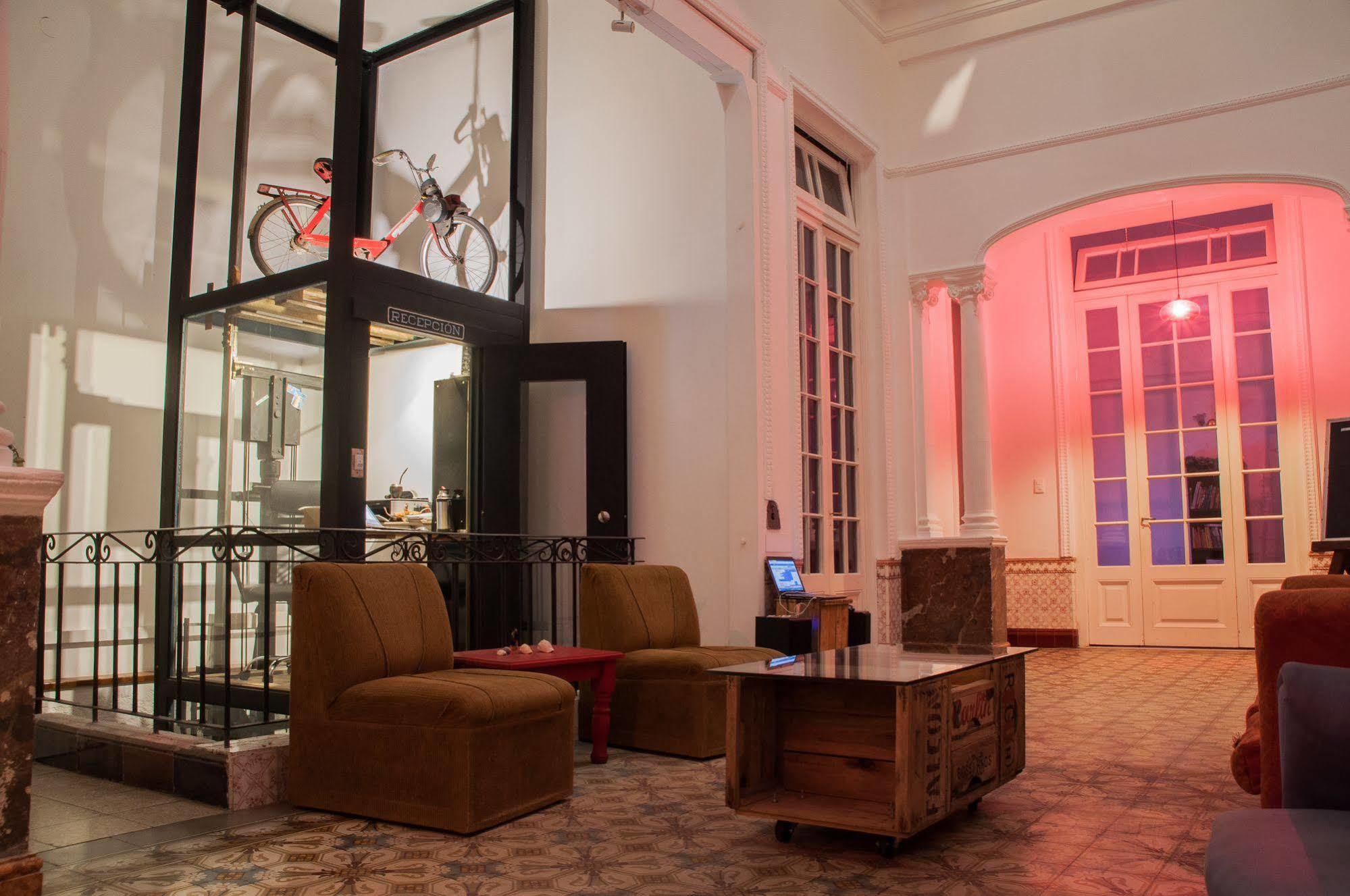 Blanes Hostel Montevideo Exterior photo